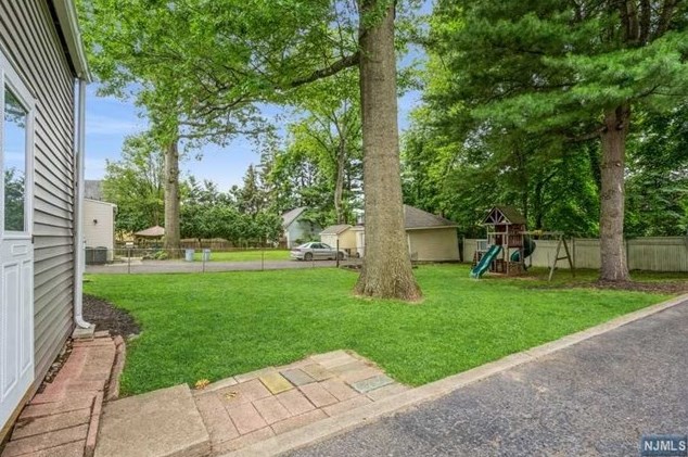 69 Central Ave, Hillsdale NJ  07642-2113 exterior