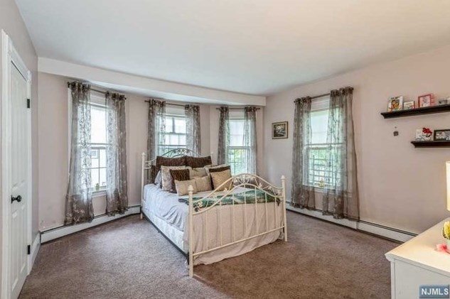 69 Central Ave, Hillsdale NJ  07642-2113 exterior
