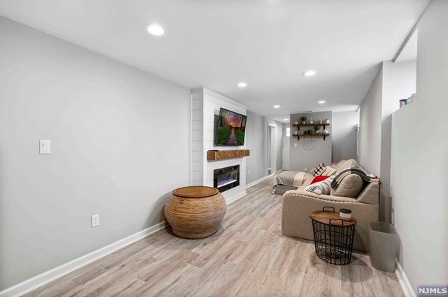 708 Tiffany Ave, Westwood NJ  07675-6306 exterior