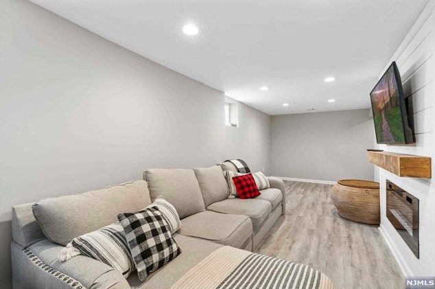 708 Tiffany Ave, Westwood NJ  07675-6306 exterior