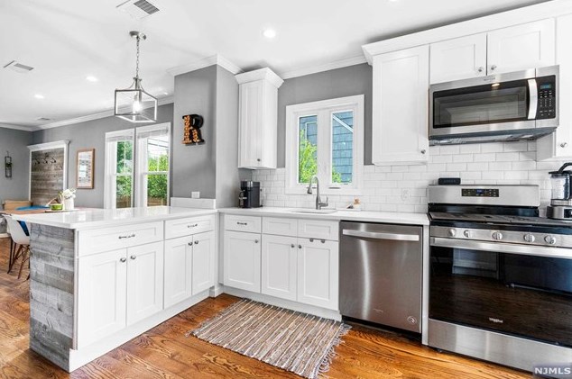 708 Tiffany Ave, Westwood NJ  07675-6306 exterior