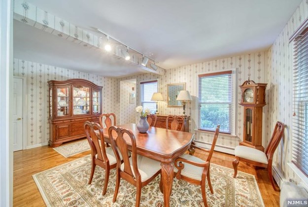 228 Tenafly Rd, Tenafly NJ  07670-2528 exterior