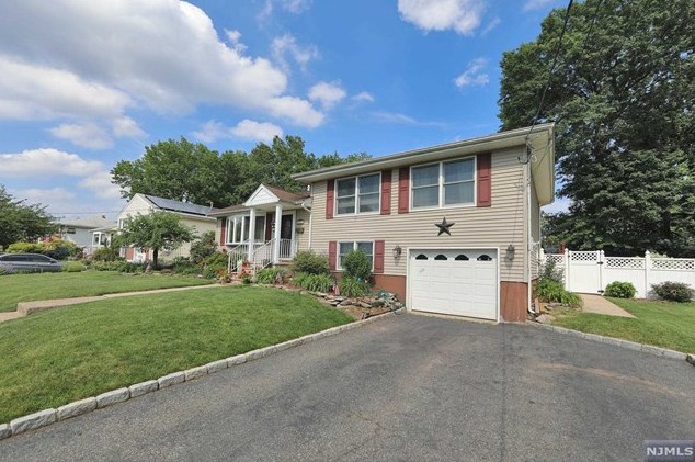 21 Hazel St, Dumont, NJ 07628