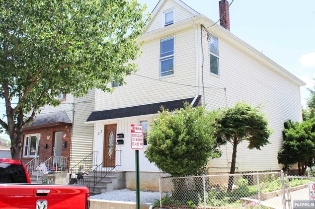 22 Maple St, Outwater, NJ 07026