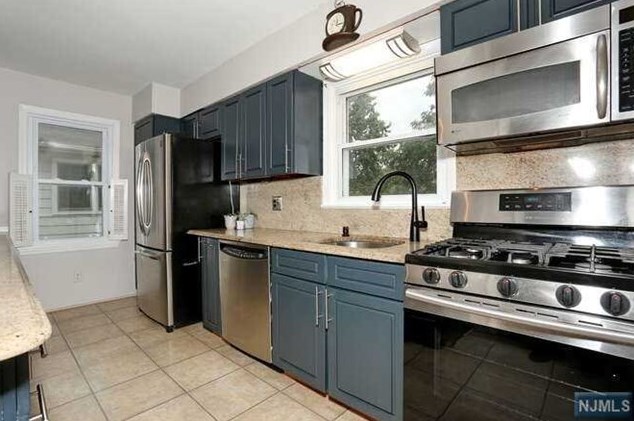 111 Berkeley Ave, Westwood NJ  07675-1804 exterior