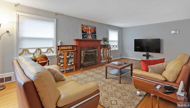 285 Washington Ave, Rutherford, NJ 07070-1145