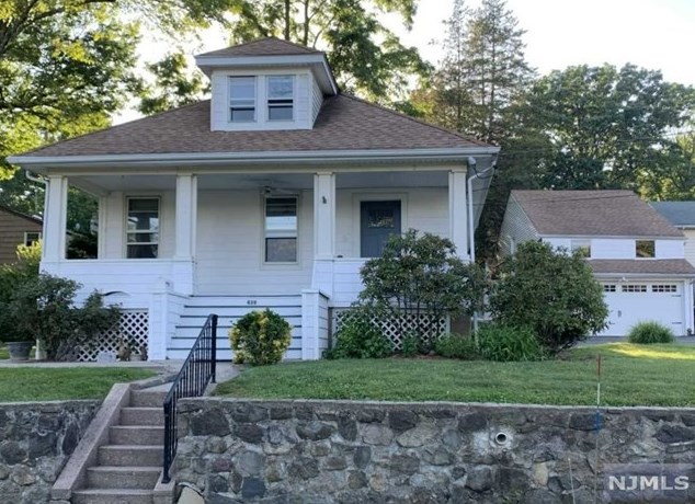 439 Lincoln Ave, Wyckoff, NJ 07481-3022