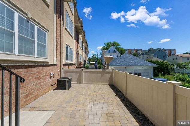 308 Hamilton Pl, Hackensack NJ  07601-3615 exterior