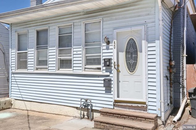 43 Malcolm Ave, Outwater, NJ 07026
