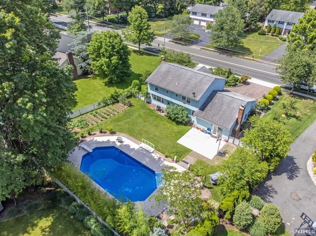 159 Knoll Rd, Boonton, NJ 07005