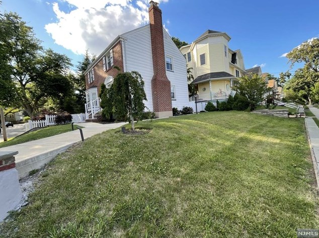 191 Summit Cross, Rutherford, NJ 07070-2513