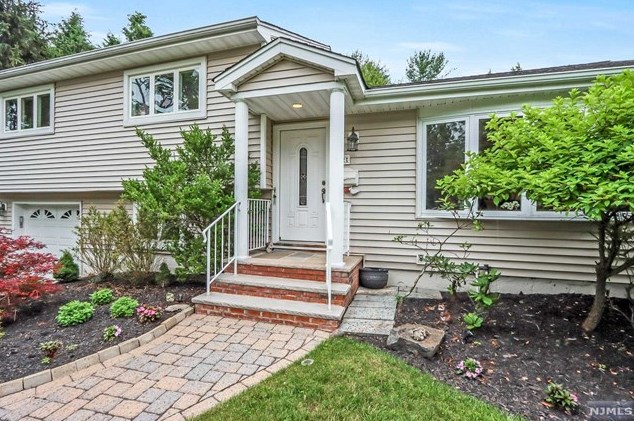 22 Ridge Rd, Harrington Park, NJ 07640