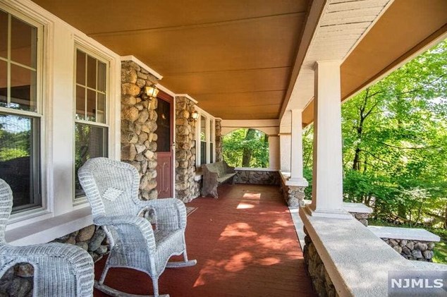 54 Grandview Ave, Paterson, NJ 07506