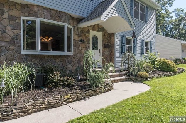 32 Marion Rd, Montvale, NJ 07645