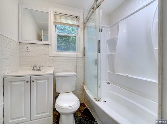 382 Columbia St, Orange NJ  07050-2601 exterior