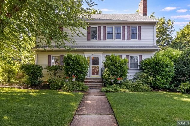 584 Sylvan Pl, Haworth, NJ 07641