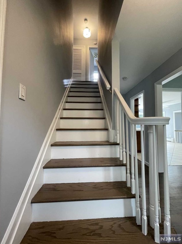 28 Brook Way, Demarest, NJ 07627