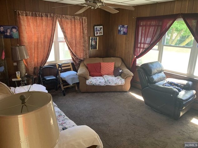 36 Marshall Ave, Little Ferry NJ 07643-1822 exterior