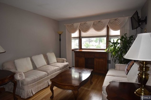 207 Graphic Blvd #2, Bergenfield, NJ 07621