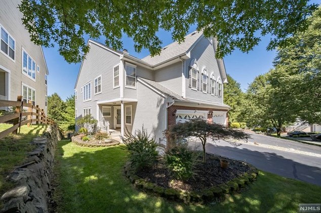 46 Warbler Dr, Wayne, NJ 07470-8471