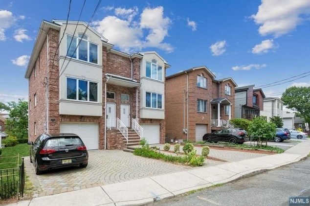 793 Fairview Ln, Cliffside Park, NJ 07010