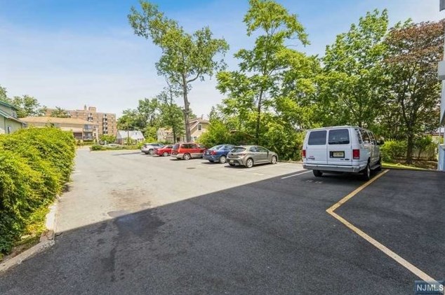 10 Orchard St, Hackensack NJ  07601-4804 exterior