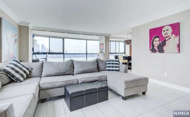 380 Mountain Rd #1503, Union City, NJ 07087