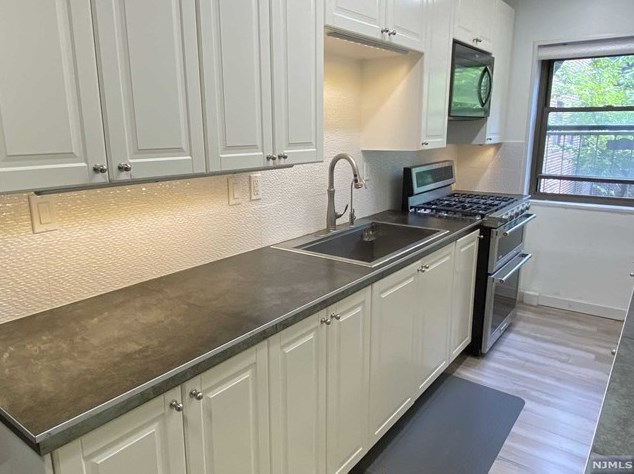501 Linwood Dr #2b, West Fort Lee, NJ 07024