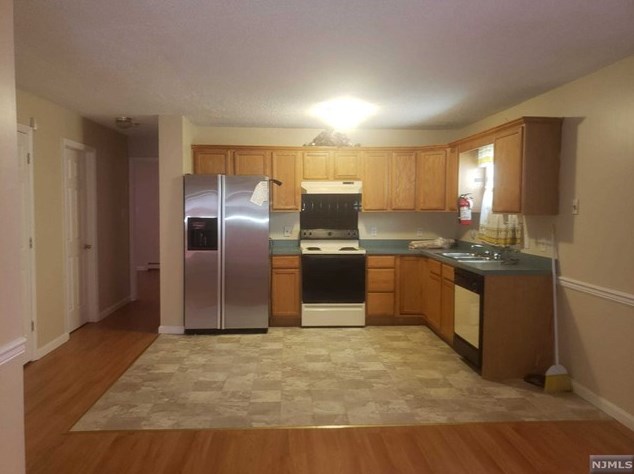 321-323 15th Ave #1, Paterson, NJ 07504