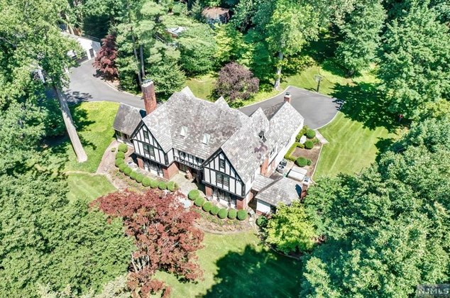 150 Anderson Ave, Demarest, NJ 07627