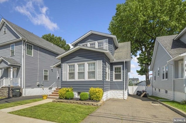 90 Union Pl, North Arlington, NJ 07031