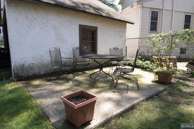 48 Pierce Ave, Midland Pk NJ 07432-1853 exterior