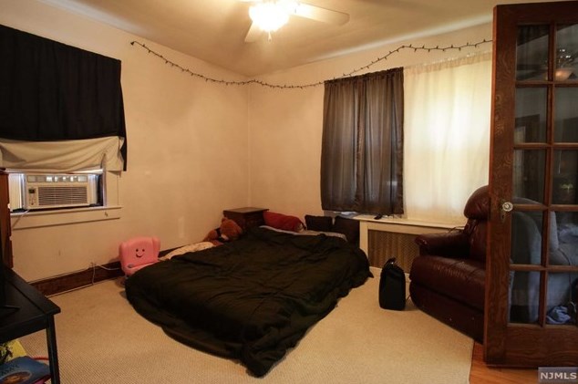48 Pierce Ave, Midland Pk NJ 07432-1824 exterior