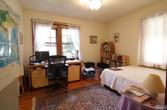 48 Pierce Ave, Midland Pk NJ 07432-1824 exterior