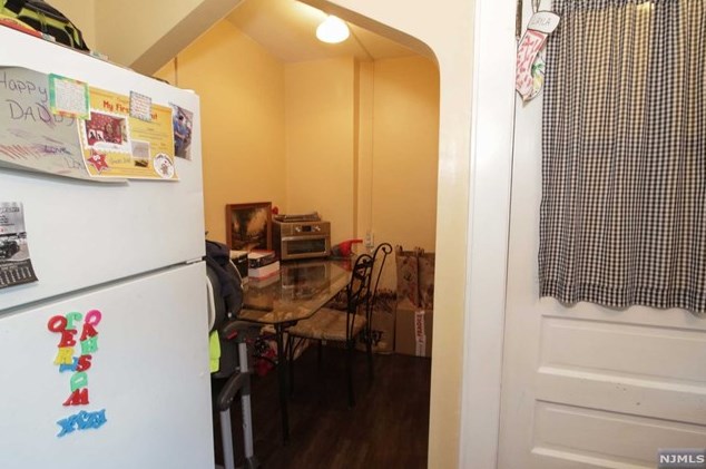 48 Pierce Ave, Midland Pk NJ 07432-1824 exterior