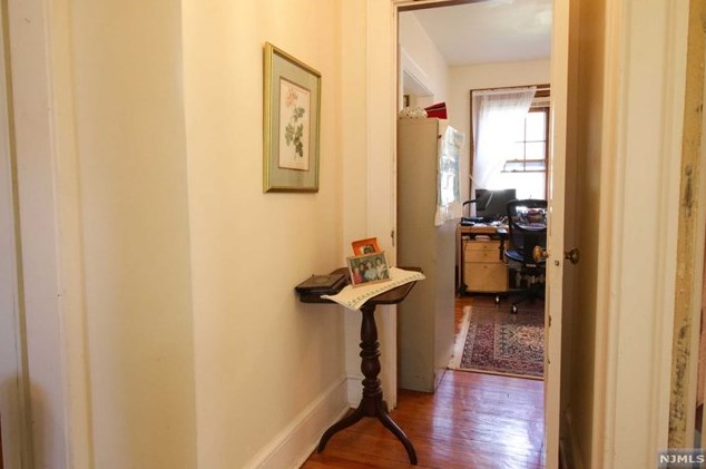 48 Pierce Ave, Midland Pk NJ 07432-1824 exterior