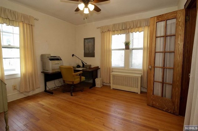 48 Pierce Ave, Midland Pk NJ 07432-1824 exterior