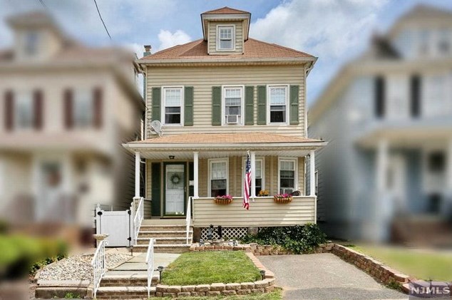 18 Hazelton St, Ridgefield Park, NJ 07660