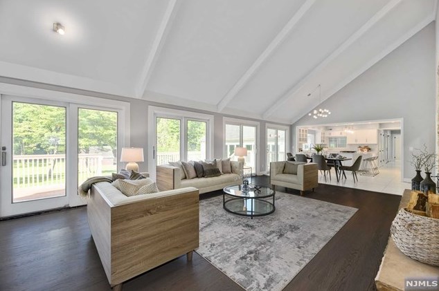 16 Greenbrook Rd, West Caldwell NJ  07006-4320 exterior