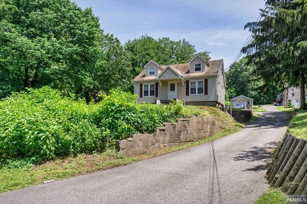 577 Ewing Ave, Franklin Lakes, NJ 07417