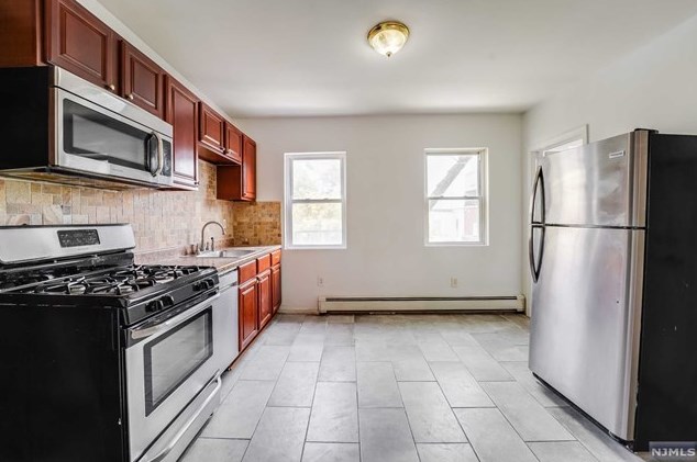188 Hancock Ave #2b, Jersey City, NJ 07307