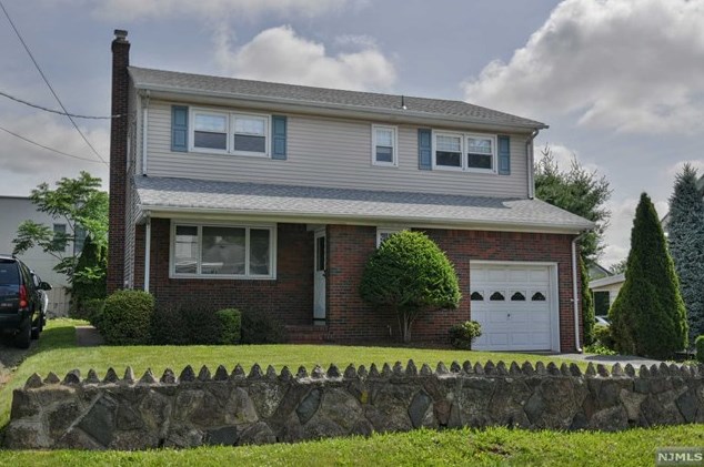 251 Walter Ave, Hasbrouck Heights, NJ 07604