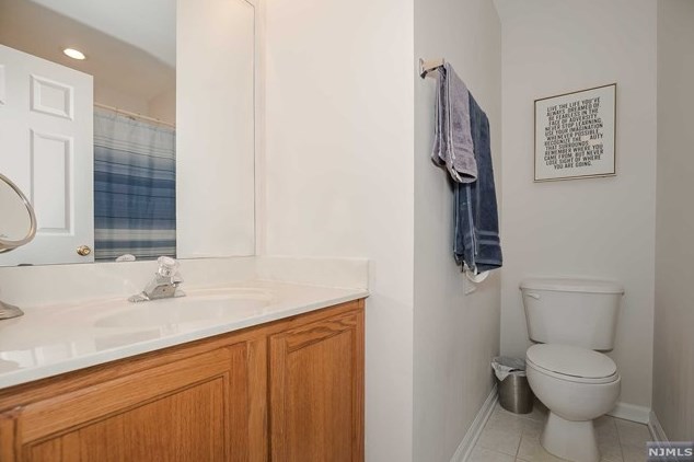 55 Mountainside Dr, Pompton Lakes NJ  07442-1763 exterior