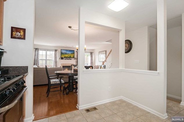 55 Mountainside Dr, Pompton Lakes NJ  07442-1763 exterior