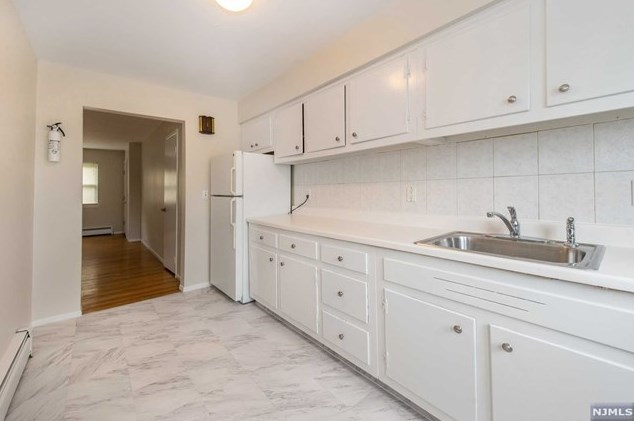 325 Grantwood Blvd #2a, Palisades Park, NJ 07650