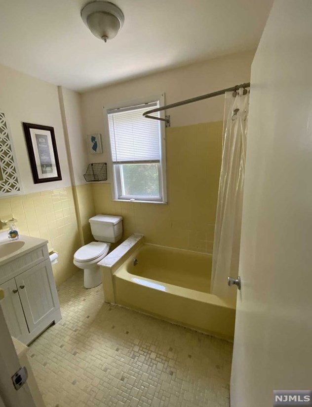 127 Mountain Way, Rutherford, NJ 07070