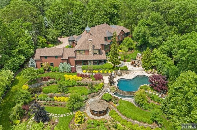733 Calusa Trail, Franklin Lakes, NJ 07417