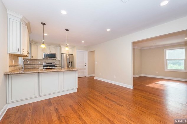 4 Rosedale Ave #b, Montclair, NJ 07042