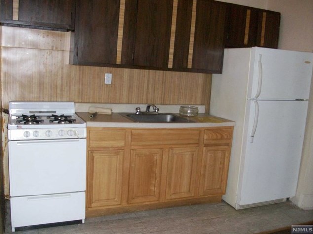 270 Orchard Ter, Bogota, NJ 07603