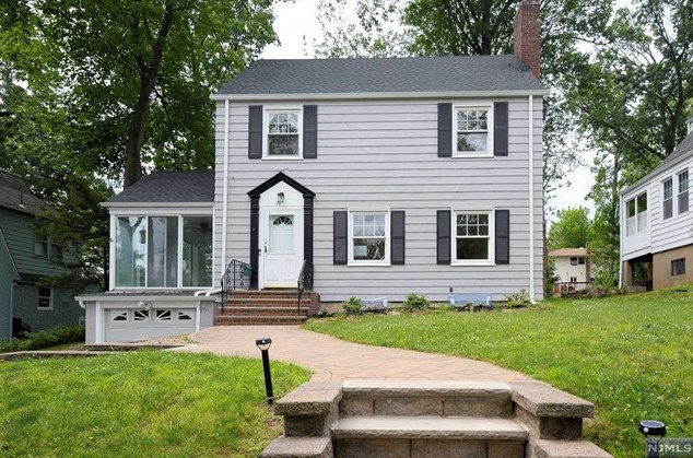 91 Hillside Ave, Verona, NJ 07044